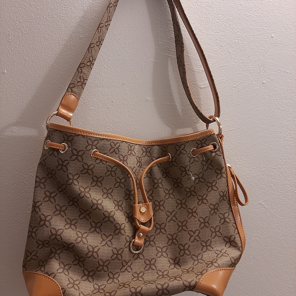 CARVEN PARIS canvas women's shoulder/crossbody bag.new without tag. Never worn.
